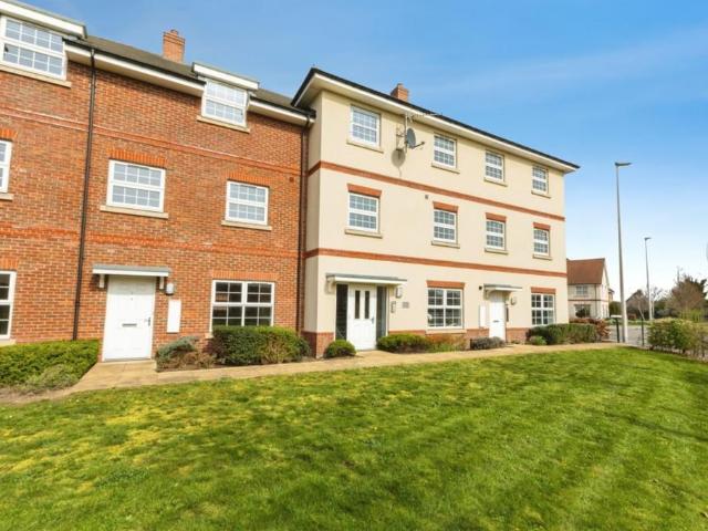 Flat for sale in Mereoak Park, Three Mile Cross