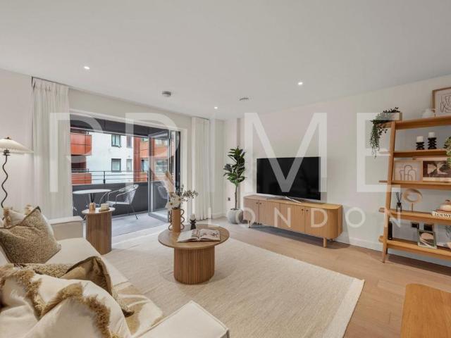 Flat for sale in Hoxton, Greater London