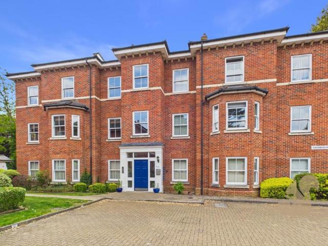 Flat for sale in Fordham Heath, Essex
