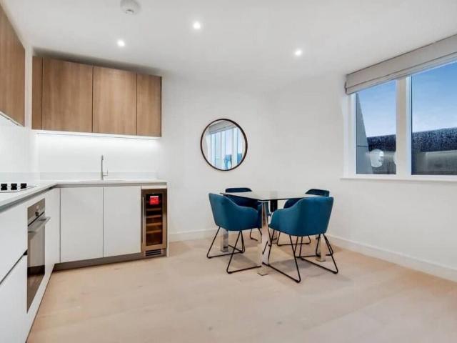 Flat for sale in Brook Green, Greater London