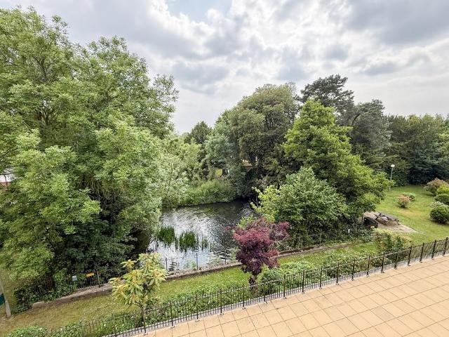 Flat for sale in Wraysbury, Isle Of Man