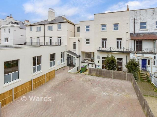 Flat for sale in Folkestone