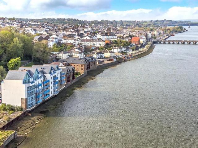 Flat for sale in Brandis Corner, Devon