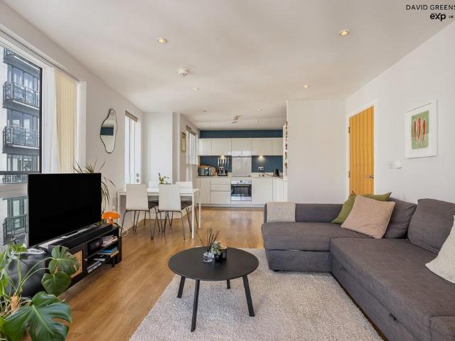 Flat for sale in Bromley-by-Bow, Poplar Grove