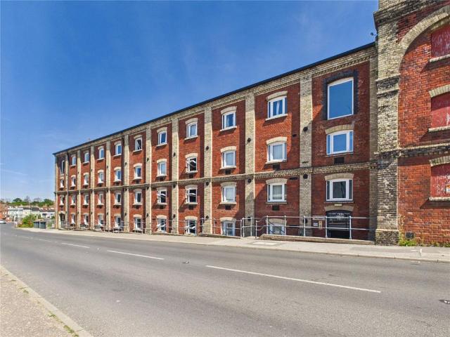 Flat for sale in Mistley, Dale Hill