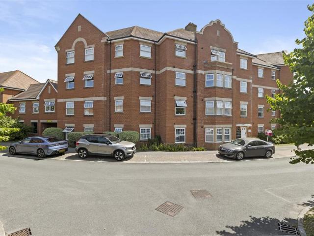 Flat for sale in Cross In Hand, East Sussex