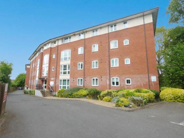 Flat for sale in The Ryde, Welwyn Hatfield