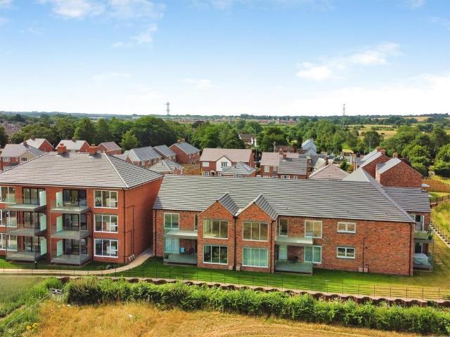 Flat for sale in Kettlebrook, Staffordshire