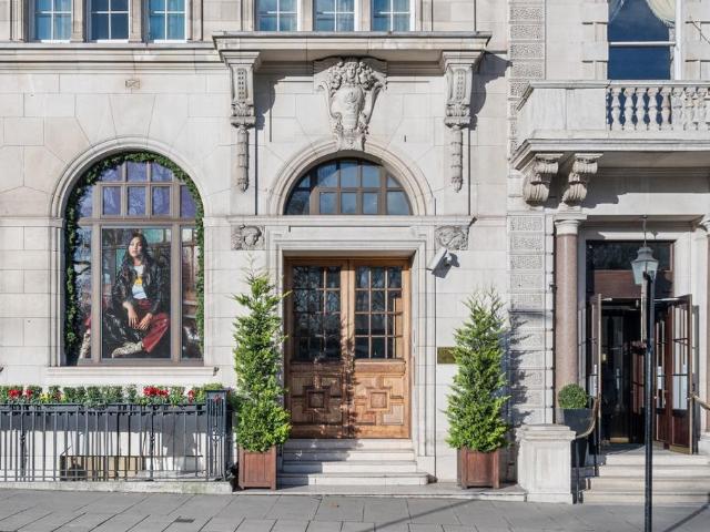 Flat for sale in Mayfair, Greater London