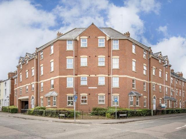 Flat for sale in Evershot, Oxfordshire
