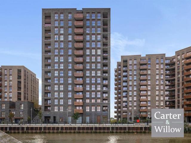 Flat for sale in Greater London