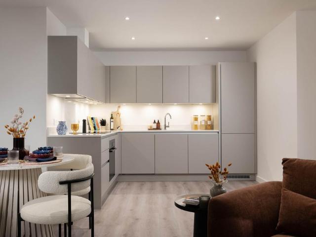 Flat for sale in London Borough of Hounslow, Strand