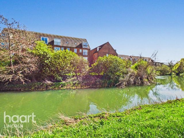Flat for sale in Boultham, Brayford