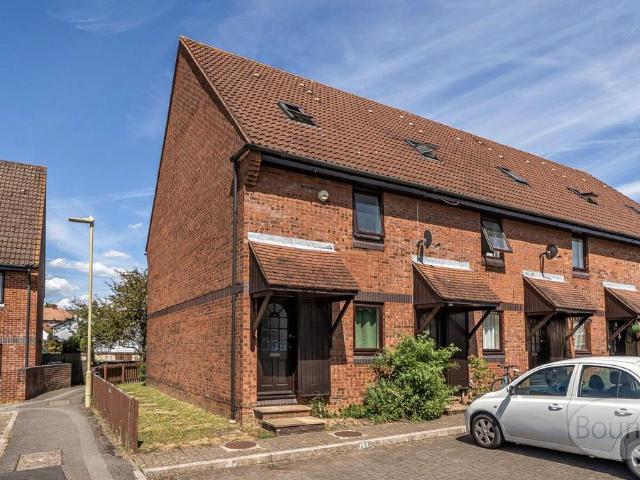Flat for sale in Petersfield, Bolton Low Houses