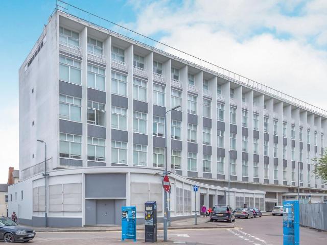 Flat for sale in St Matthew's, Old Wharf