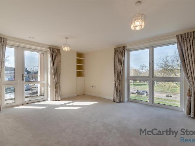 Flat for sale in Denham, Denham Green