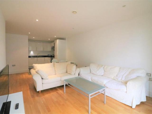 Flat for sale in Highbury, Greater London