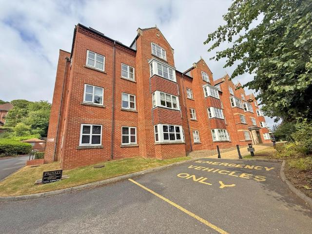 Flat for sale in South Cliff, Kepwick