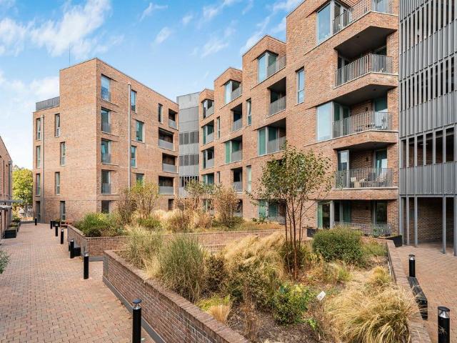 Flat for sale in Tottenham Hale, Greater London