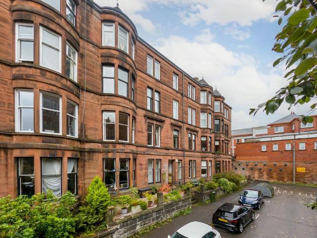 Flat for sale in North Woodside, Scotland