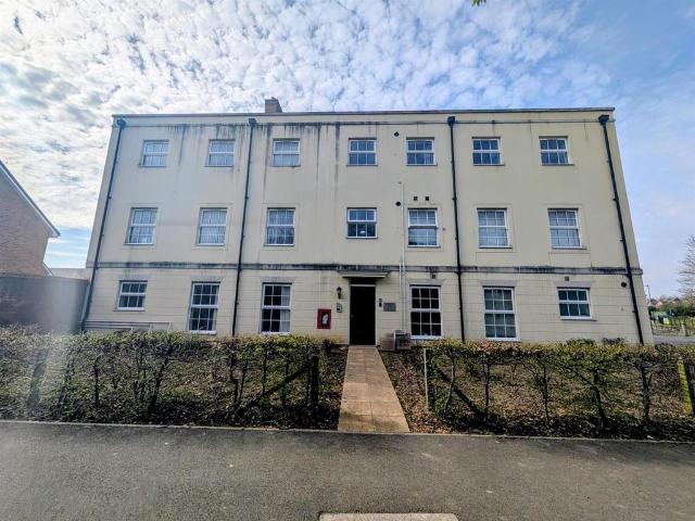 Flat for sale in Eastleigh, Helford