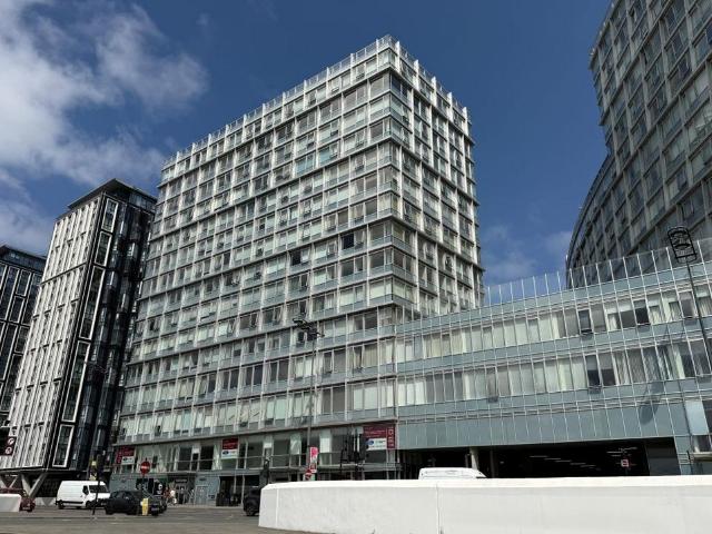 Flat for sale in Waterfront, Calderstones