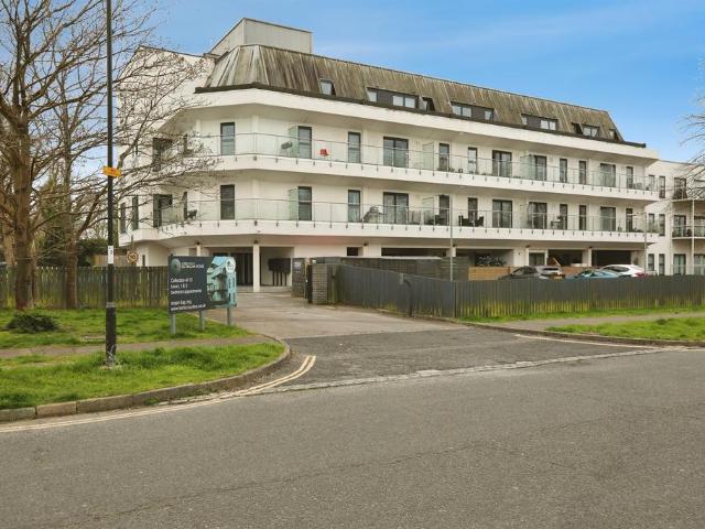 Flat for sale in Three Bridges, Glynde