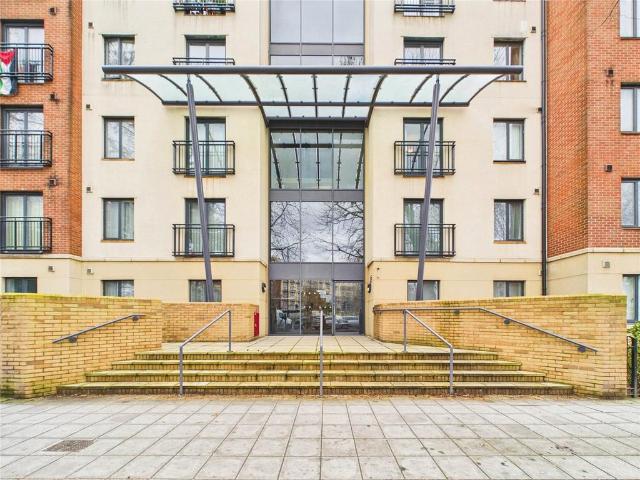 Flat for sale in Redcliffe, Feckenham