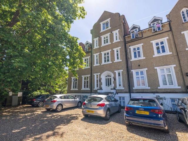 Flat for sale in Slough