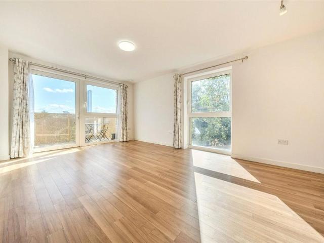 Flat for sale in London Borough of Lewisham, Greater London