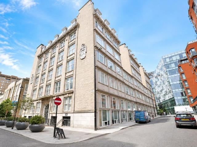 Flat for sale in Calderstones