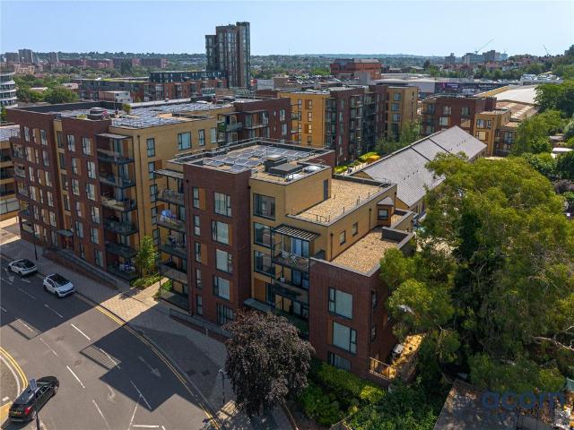 Flat for sale in Kingsbury, Greater London
