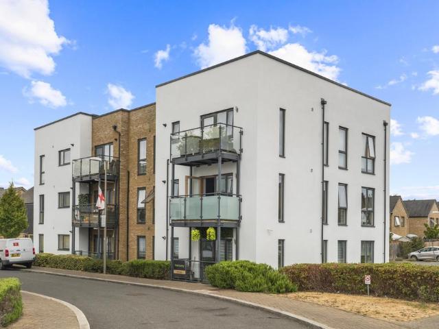 Flat for sale in Harlow, Essex