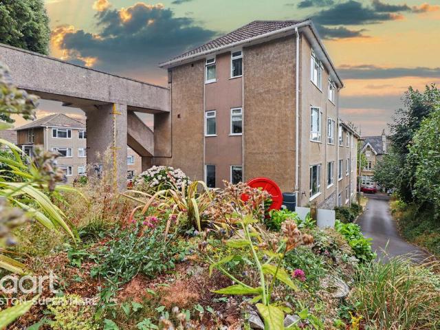 Flat for sale in Weston-super-mare, North Somerset