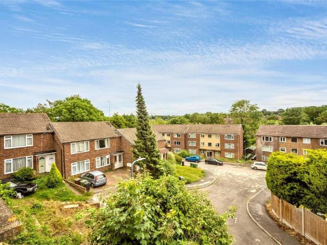 Flat for sale in Midway, Kent