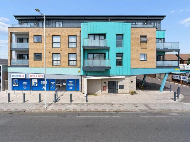 Flat for sale in Chadwell Heath, Greater London