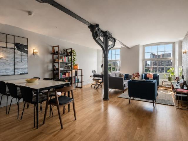 Flat for sale in Georgia, Greater Manchester