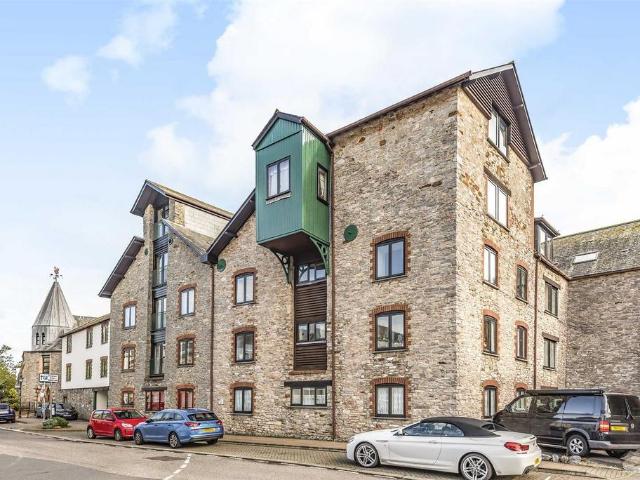 Flat for sale in Strode, Devon