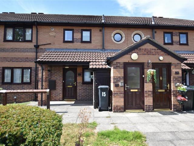 Flat for sale in Austhorpe, West Yorkshire