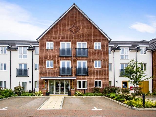 Flat for sale in Broomhill, Ashfield
