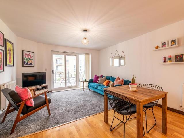 Flat for sale in Midway, Kent