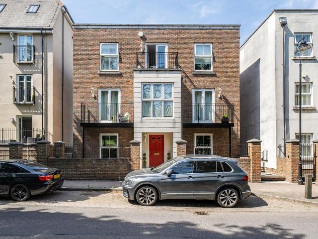 Flat for sale in Swanscombe and Greenhithe, Monks Orchard