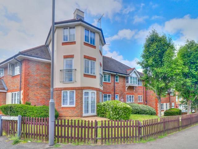 Flat for sale in Buckingham, Castlefield