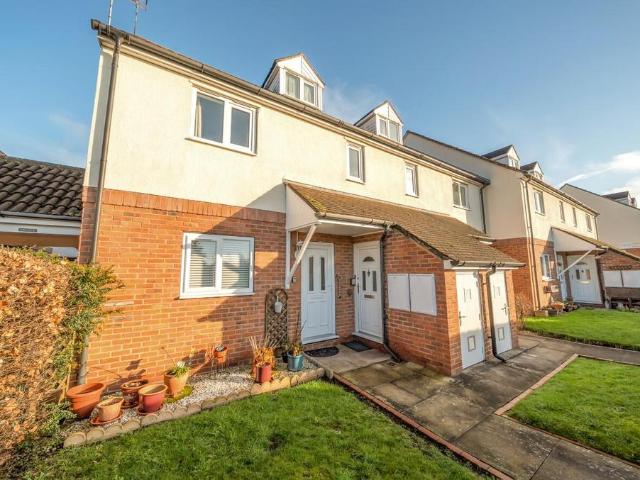 Flat for sale in Thorpe Willoughby