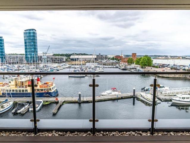 Flat for sale in St. Marys Island, Gillingham