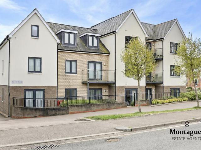 Flat for sale in Ivy Chimneys, Epping