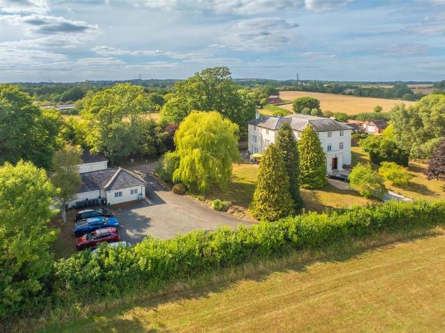 Flat for sale in Alderminster, Warwickshire