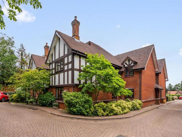 Flat for sale in Dorridge, West Midlands