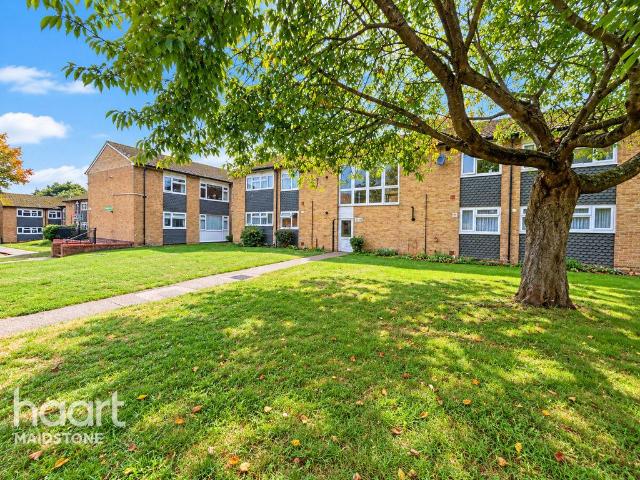 Flat for sale in Barming Heath, Maidstone