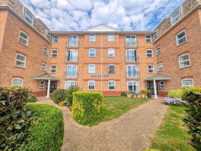 Flat for sale in Frinton and Walton, Dale Hill